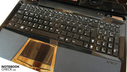 Die Oberfläche des Touchpads ist relativ klebrig.