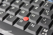 Rechts neben der Tastatur liegt der blaue Think-Vantage-Button...