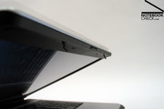...und bietet dafür ein übersichtliches 17 Zoll Breitbilddisplay mit einer Auflösung von 1440x900 Pixel.