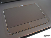 Das glatte Touchpad ist erfreulich groß geraten.