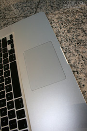 Das neue Trackpad aus Glas ist perfekt unter Mac OS X. Unter Vista muss Apple jedoch noch kräftig am Treiber feilen.