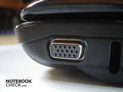 USB- und Firewire-Anschluss auf der linken Seite