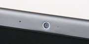 Oben im Display sitzt eine HD Webcam.