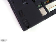 ... und UMTS - SIM-Slot im Akkufach