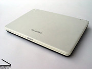 Das Naheverhältnis bleibt jedoch auf rein platonischer Ebene, weil beim Gehäusedesign und der Haptik kann das Znote 6324W nicht mit den Apple Kollegen mithalten.