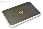 Es hat ein 14-Zoll-Display, ...