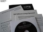 Zum Lieferumfang zählen einige Infohefte und eine Software-DVD.