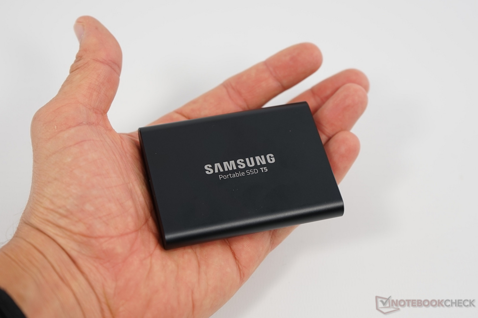 Samsung t5 купить. Внешний SSD Samsung t5. Samsung Portable SSD t5. Внешний SSD Samsung t5 1 TB. Внешний SSD Samsung t5 4 TB.