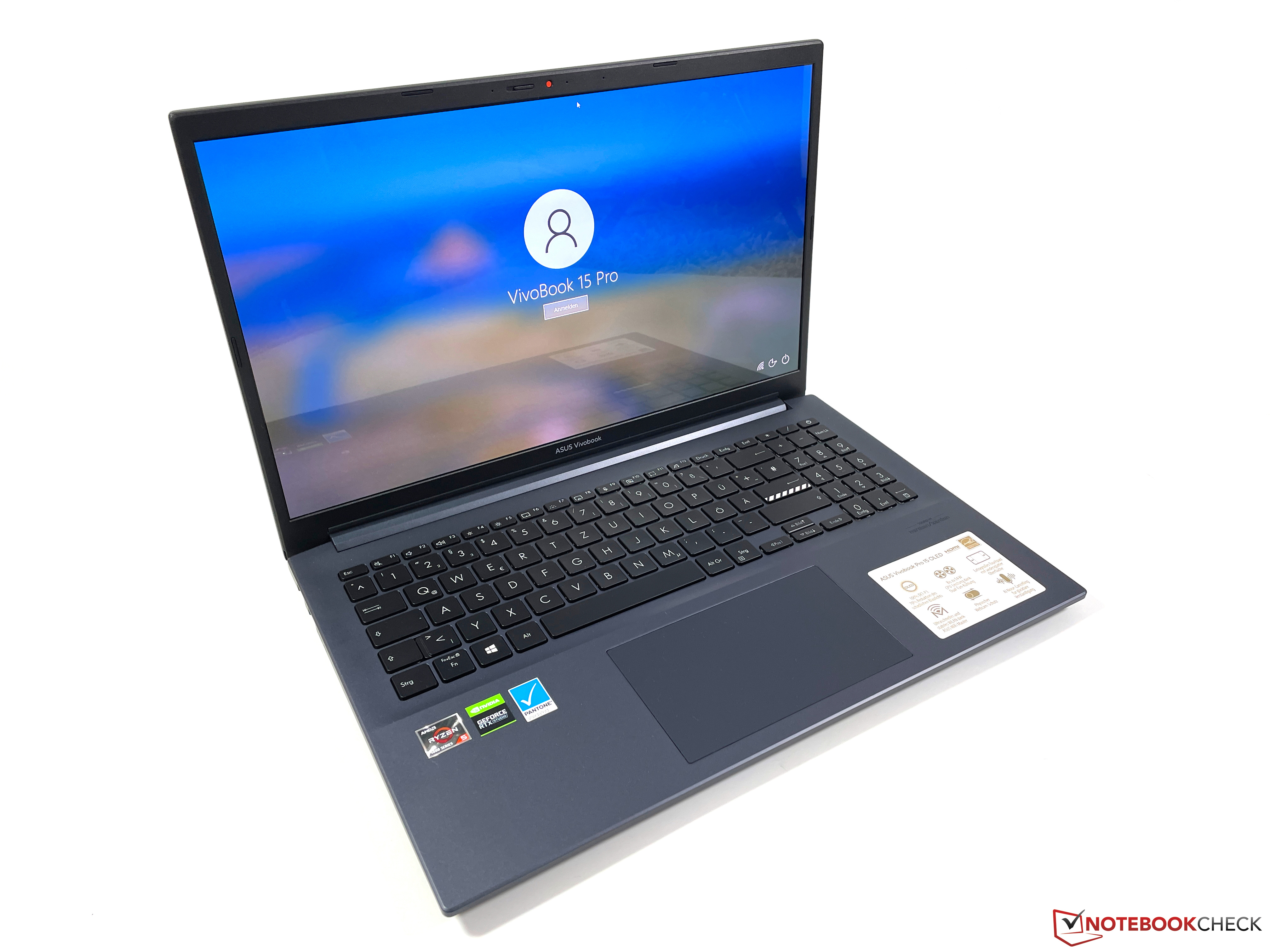 Asus VivoBook 15 Pro OLED im Test Günstiger MultimediaLaptop mit viel
