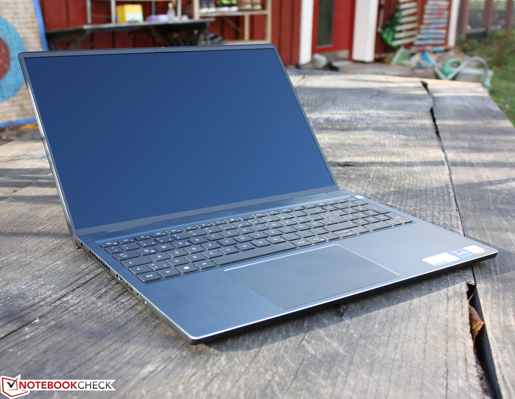 Dell Inspiron 16 Plus 7610 im Test: Mehr Leistung ohne Nvidia?