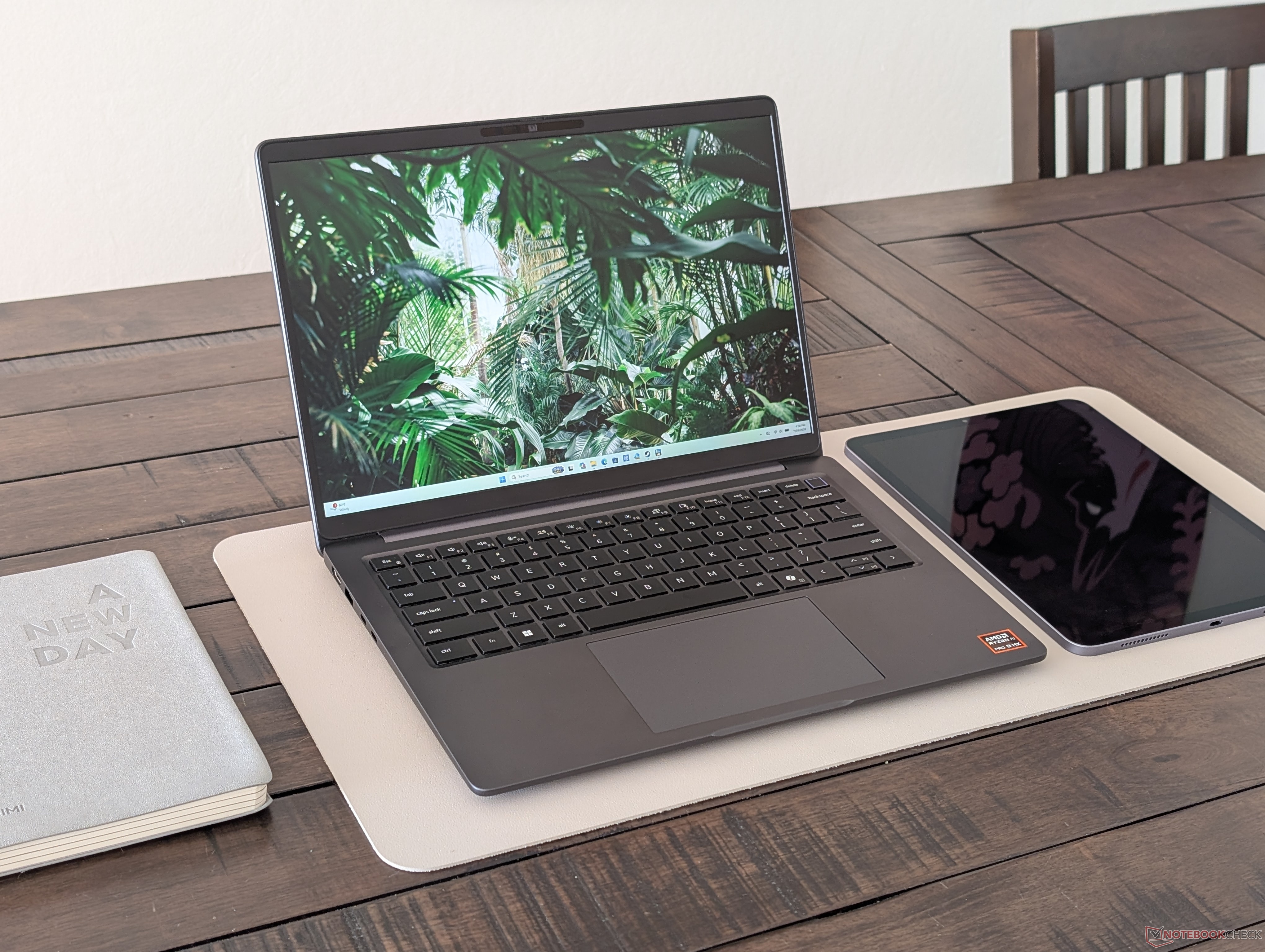 Testbericht zum Dell Pro 7 14 P714265: Business mit Stil