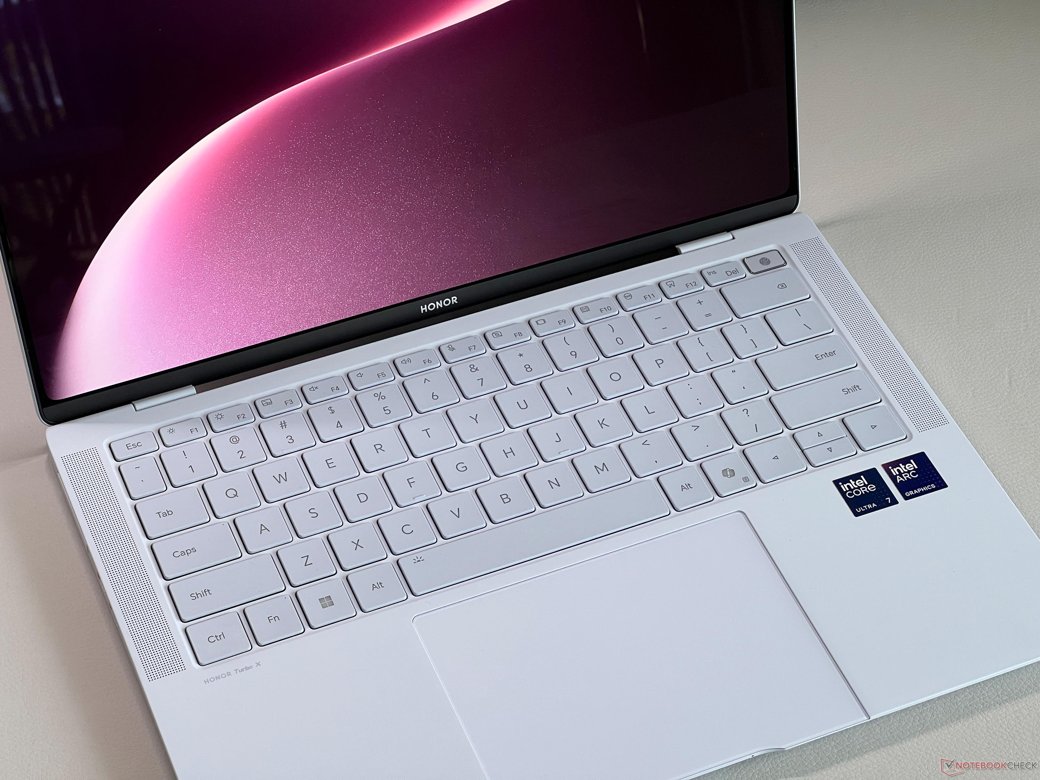 Honors neues MagicBook Art 14 2025 bietet eine bessere Tastatur als ...