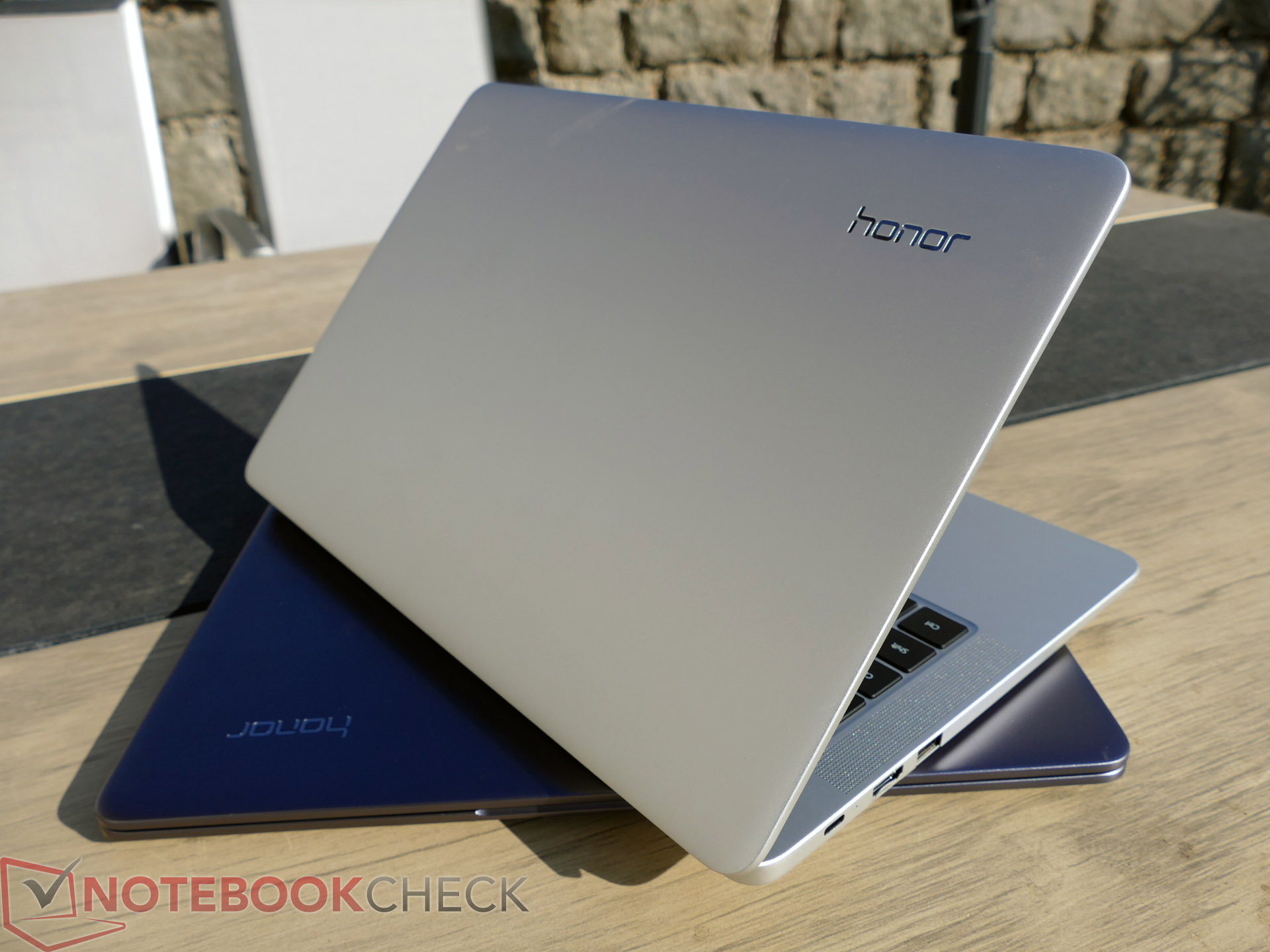 Honor magicbook x 16 pro 7840hs. MAGICBOOK x15 i5. Ноутбук хонор MAGICBOOK x15. Ультрабук Honor MAGICBOOK x15. Honor MAGICBOOK x15 (i5 8/512gb).