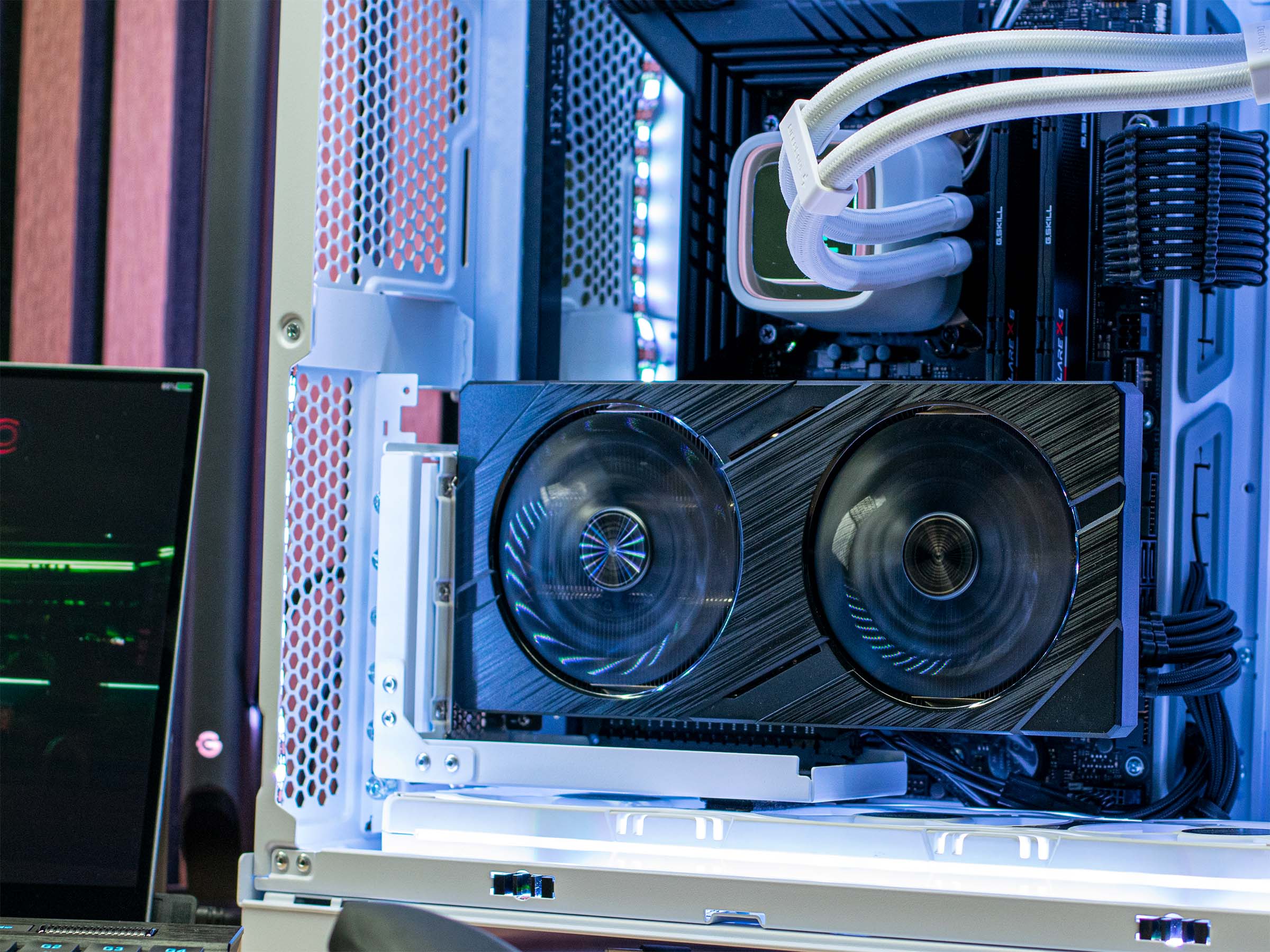 Test: ASRock Arc A580 Challenger OC Desktop-Grafikkarte - Intels Budget ...