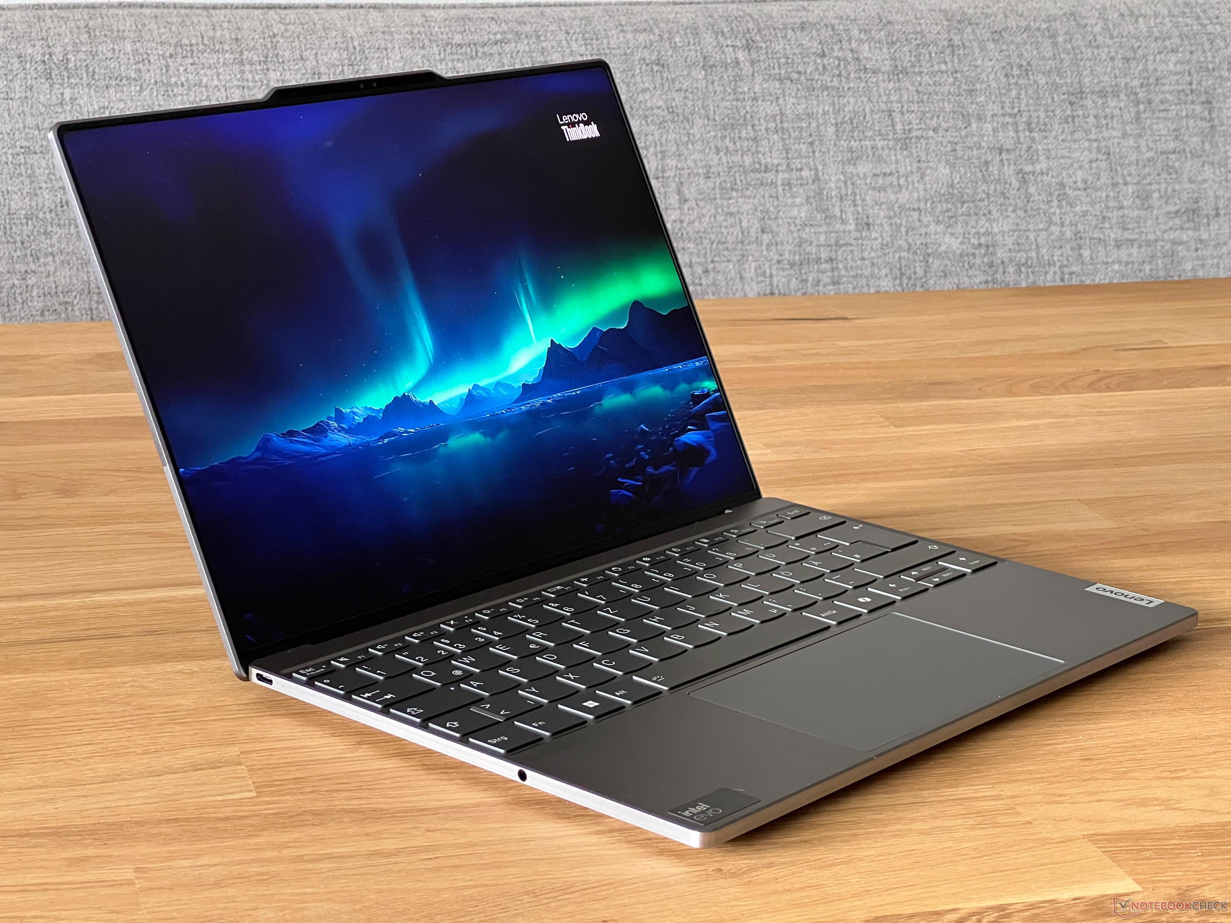 Lenovo ThinkBook 13x G4 Laptop im Test - Abgesehen von der Tastatur ...