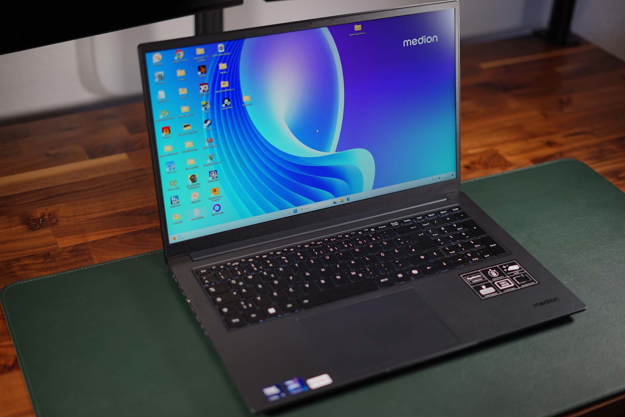 Multimedia Notebook Computer Test Medion S20 Laptop: 17-Zoll-Multimedia-Notebook mit Intel Core ...