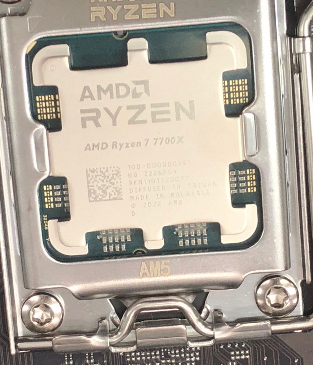 AMD Ryzen 7 7700X vs Intel Core i7-6700K vs AMD Ryzen 9 7900