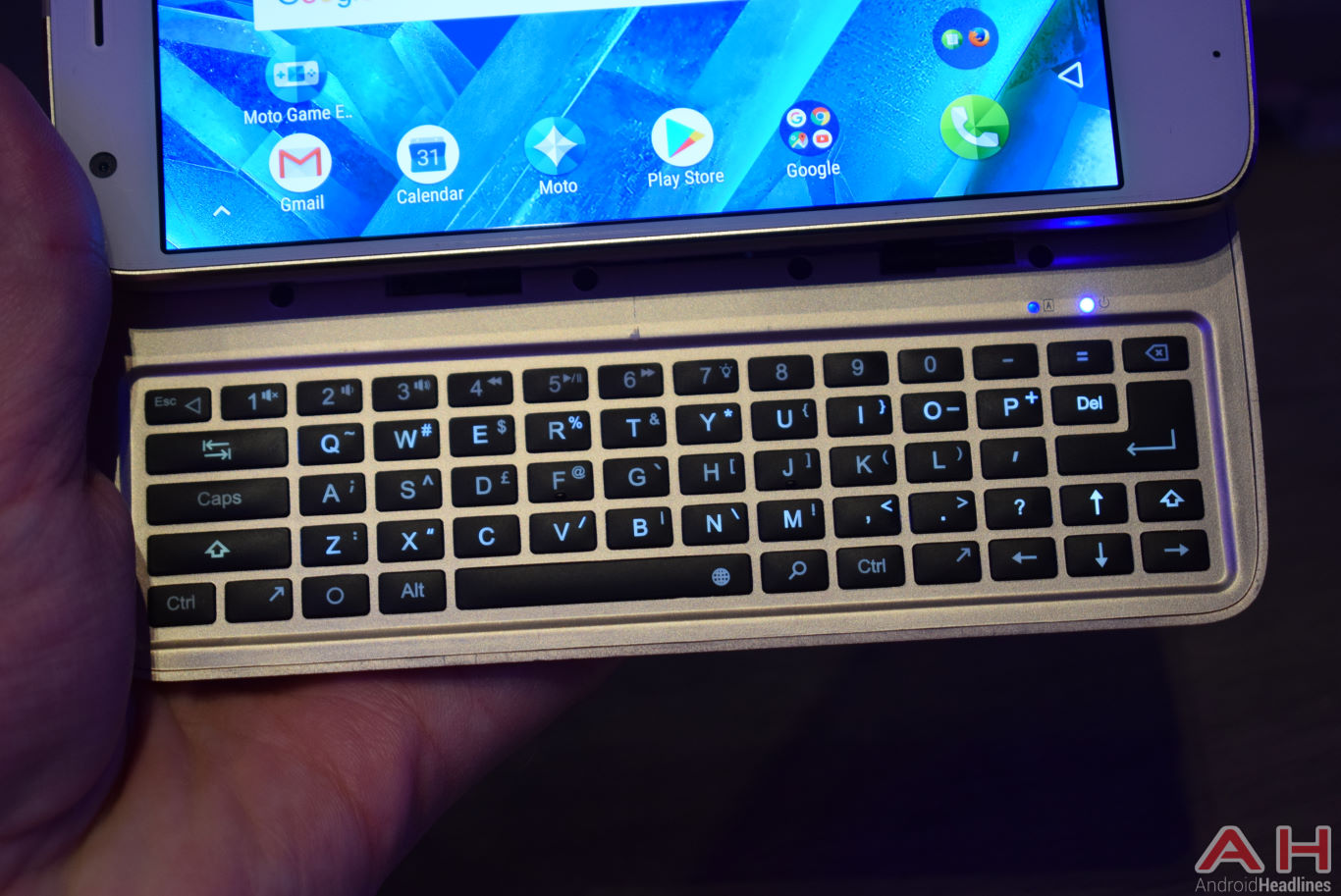 Neue MotoMods: Slider-Keyboard und Vital Health-Monitor - Notebookcheck ...