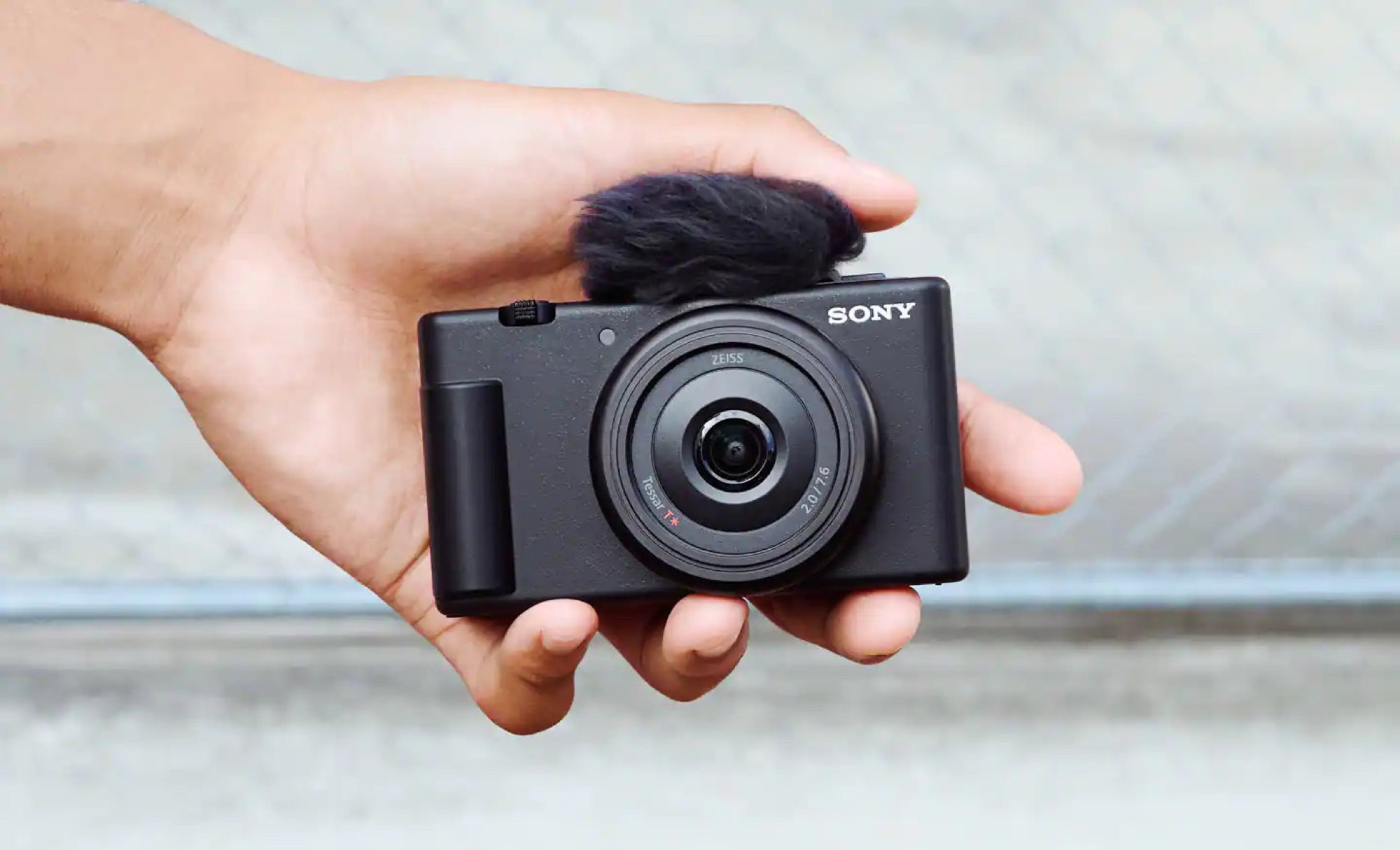 Die Sony ZV 1F Startet Als G nstigere Vlogging Kamera Mit 1 Zoll Sensor 