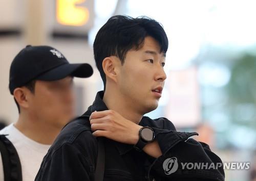 Die Samsung Galaxy Watch6 Classic wurde am Handgelenk von Son Heung-min gesichtet (Bild: Yonhap News)