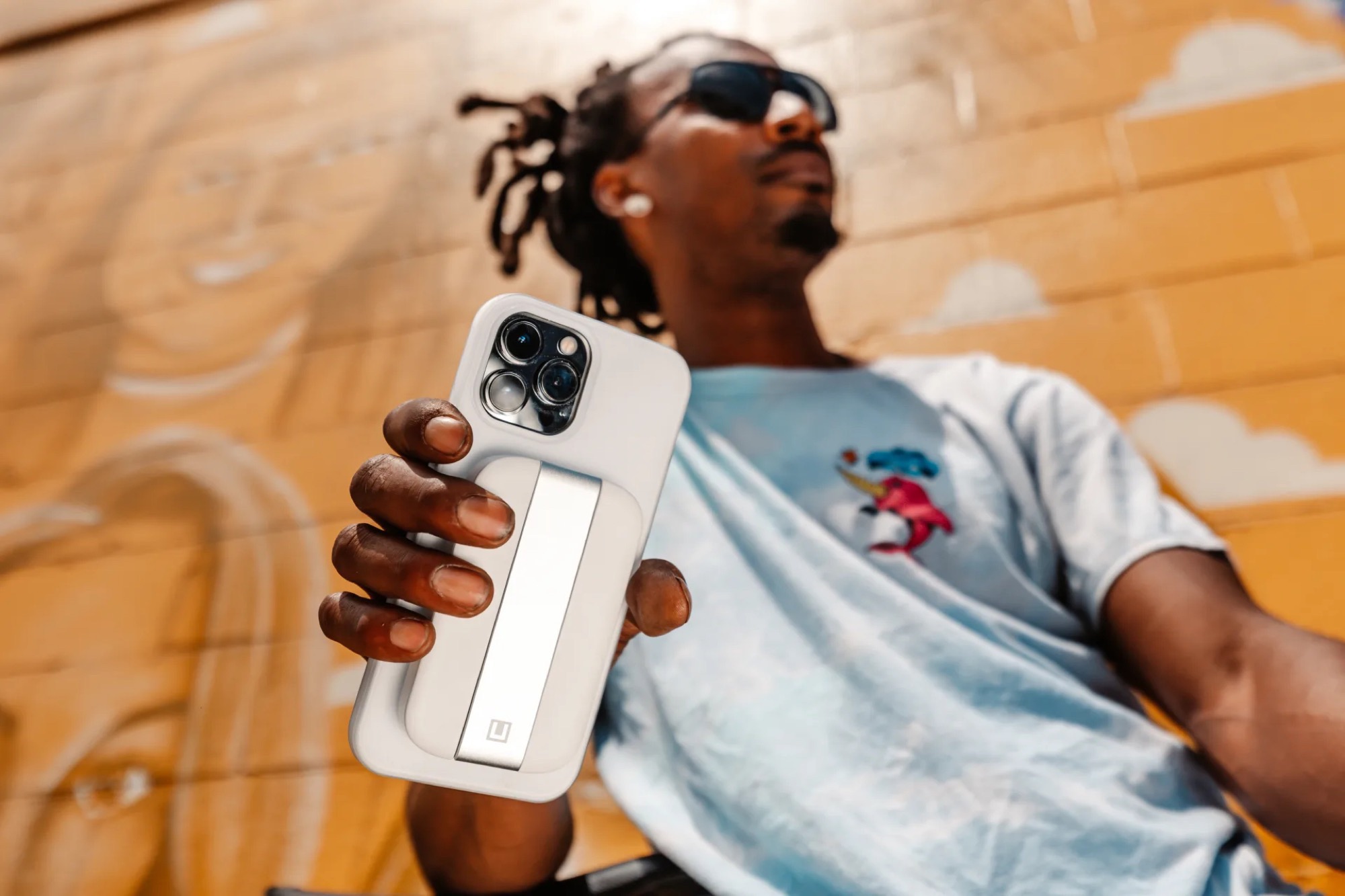 UAG enthüllt eine Power Bank für das Apple iPhone mit MagSafe, USBC