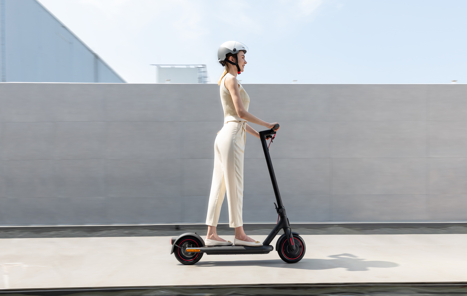 Xiaomi Electric Scooter 4 Pro: Neuer E-Scooter mit bis zu 45 km Reichweite  und pannensicheren Reifen rollt nach Europa - Notebookcheck.com News