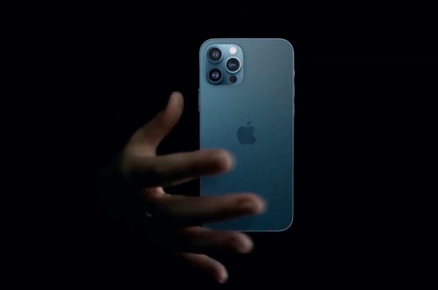Apples 15 Watt MagSafe-Ladegerät lädt das iPhone 12 überraschend