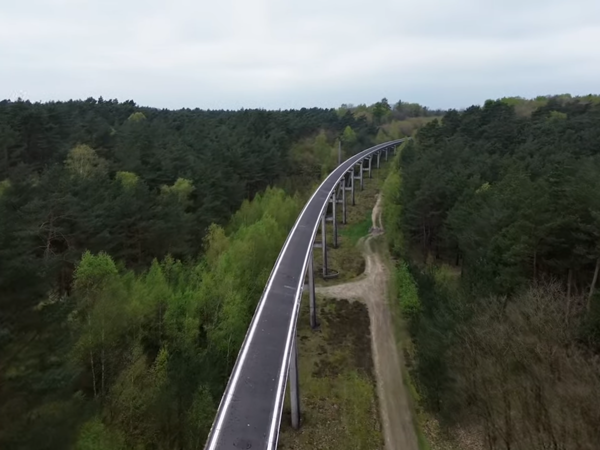 The video shows the drone's current flight over the Transrapid test facility in Emsland
