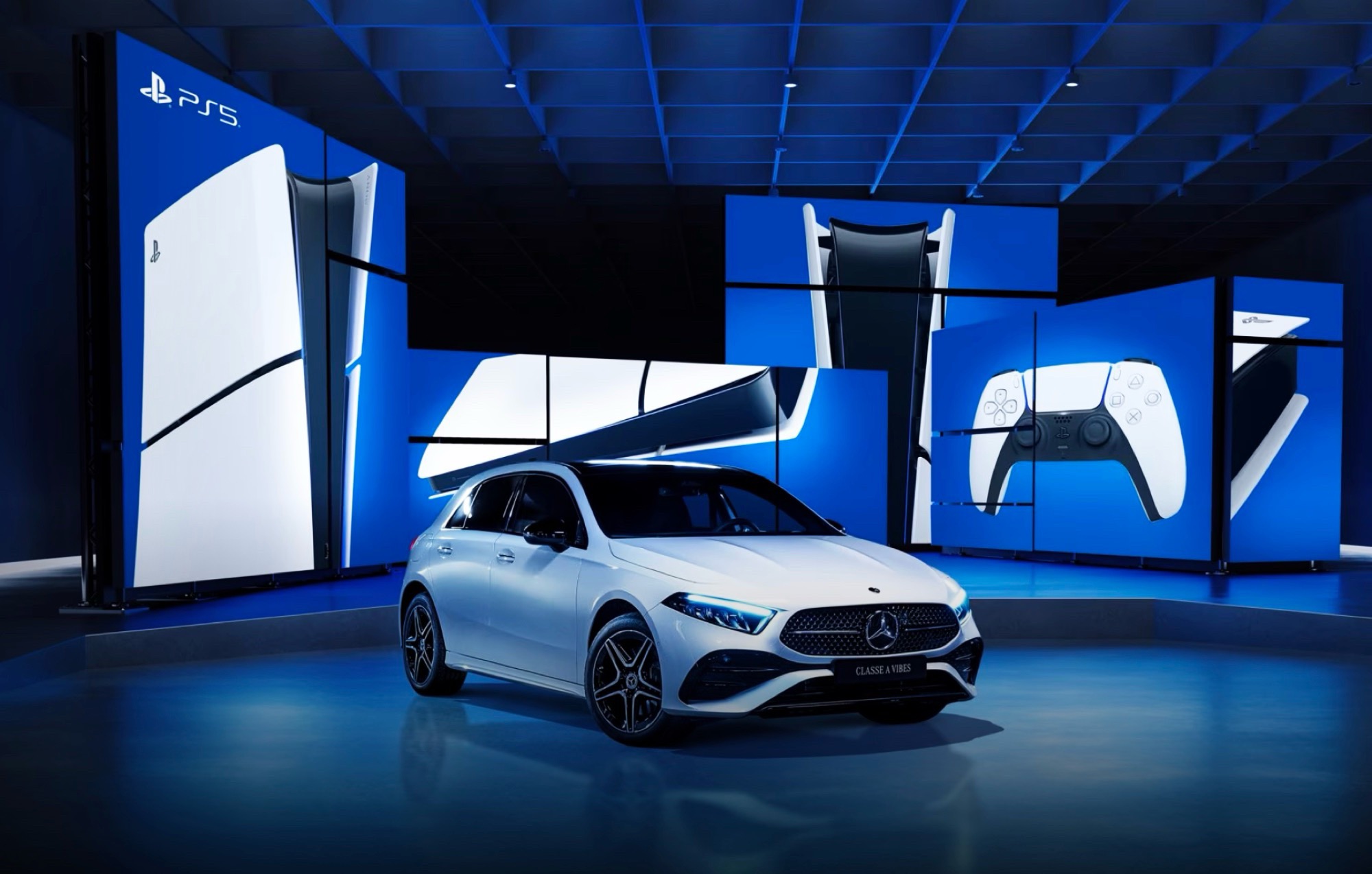 Mercedes-Benz und Sony enthüllen neue A-Klasse Kompaktlimousine