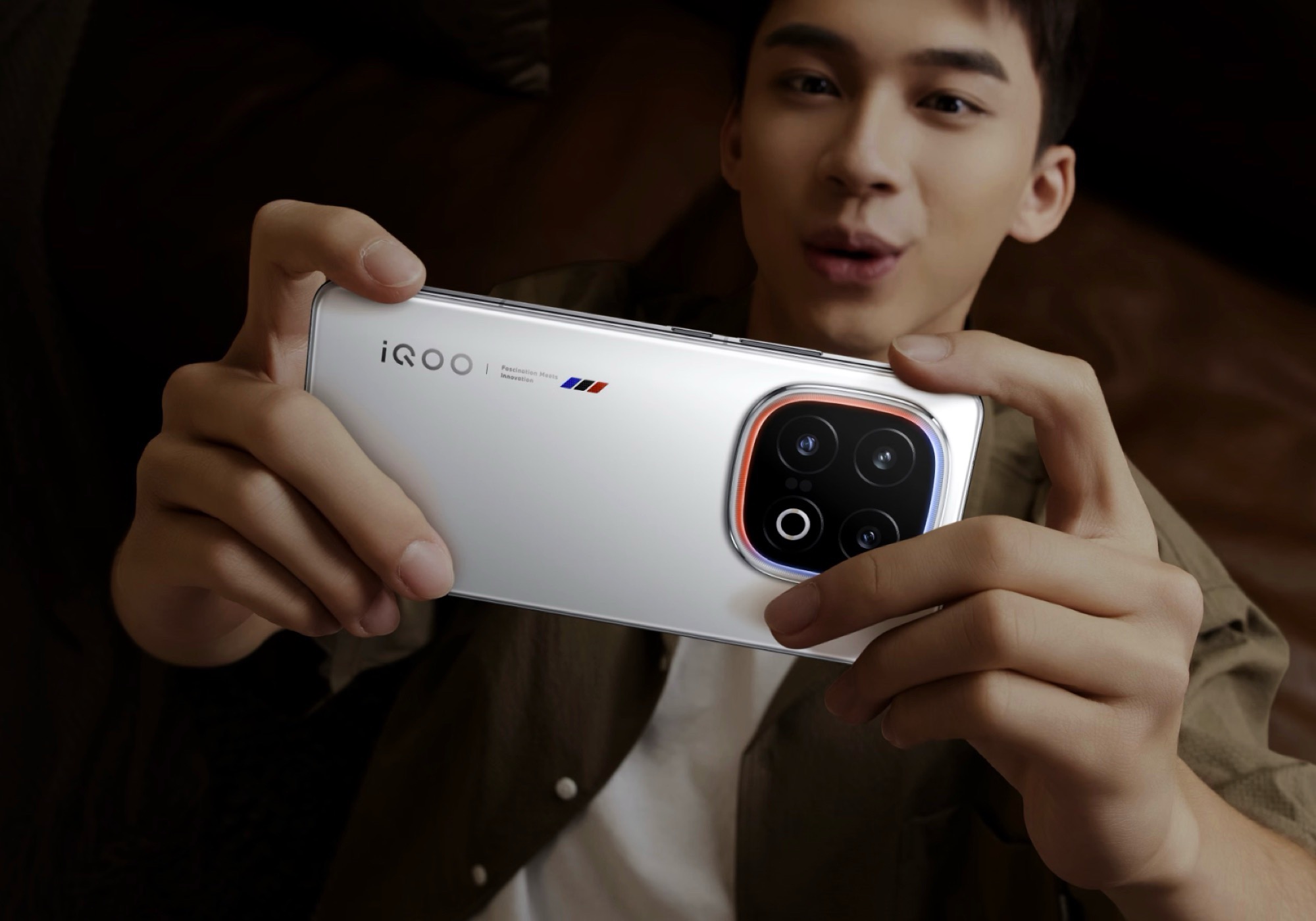 Vivo enthüllt iQOO 13 mit BMW-Design, 