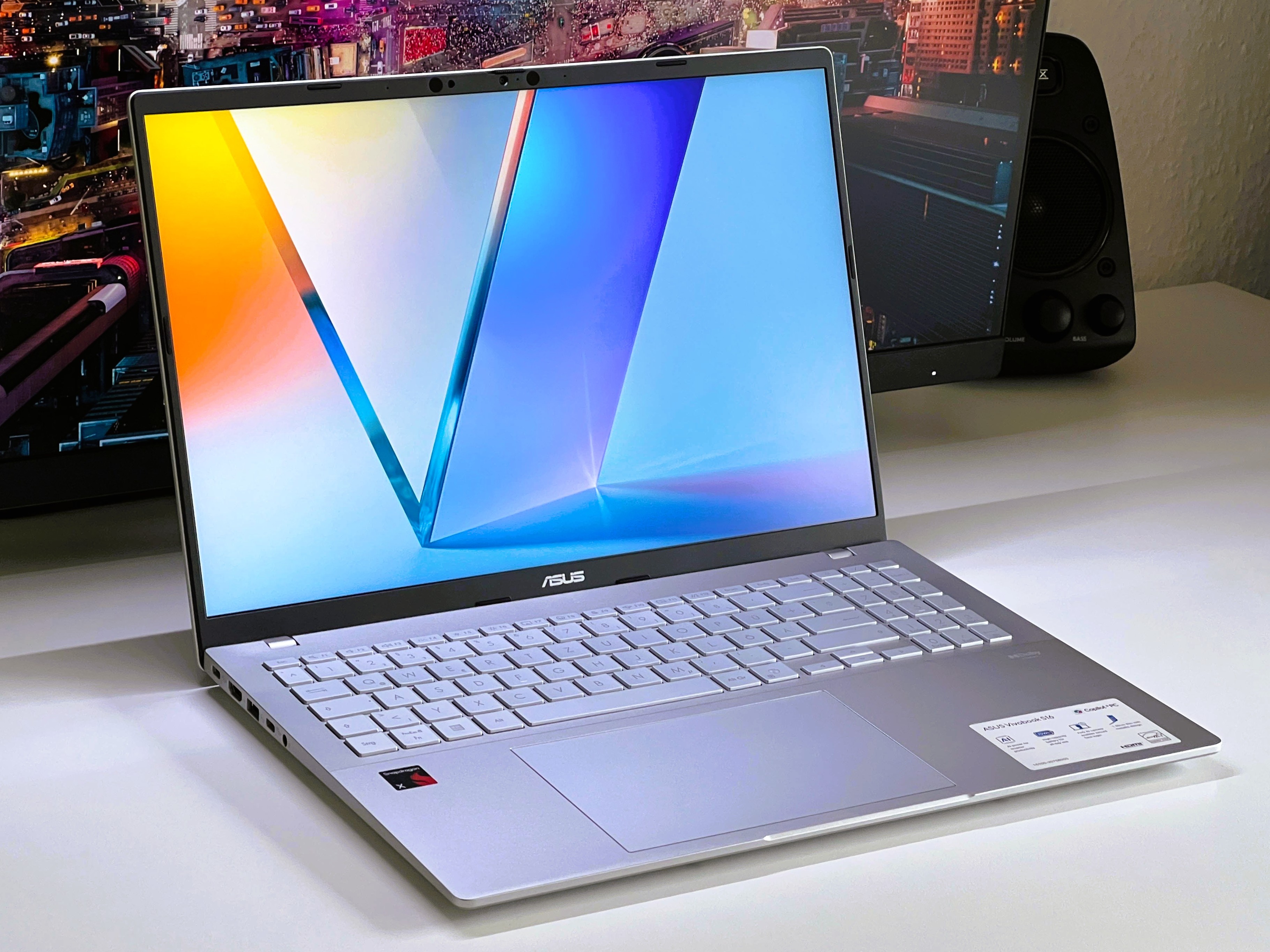Viel Notebook zum günstigen Preis: Asus Office-Laptop mit 2.5k-Bildschirm und 19 h Akkulaufzeit