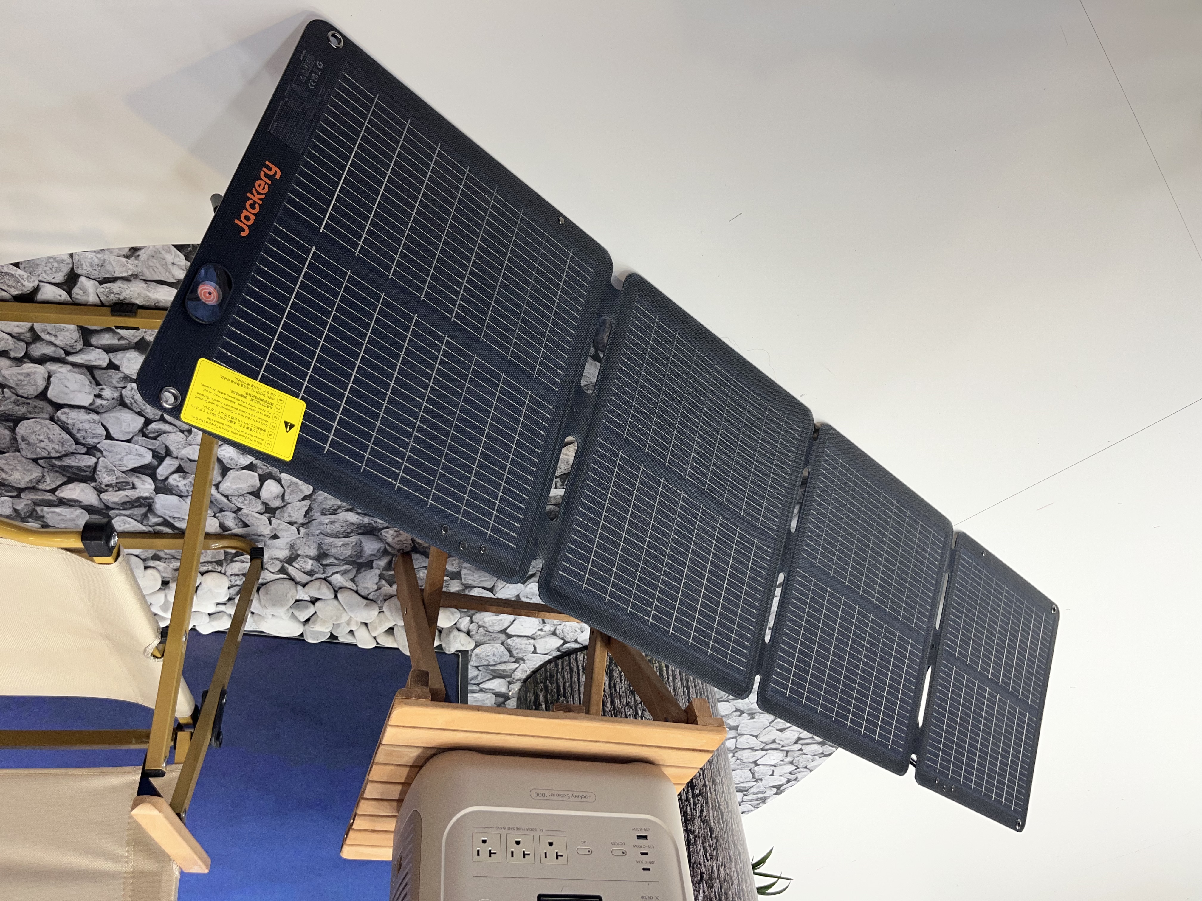 Jackery bringt faltbares Solarsaga-Solarpanel mit 100 Watt