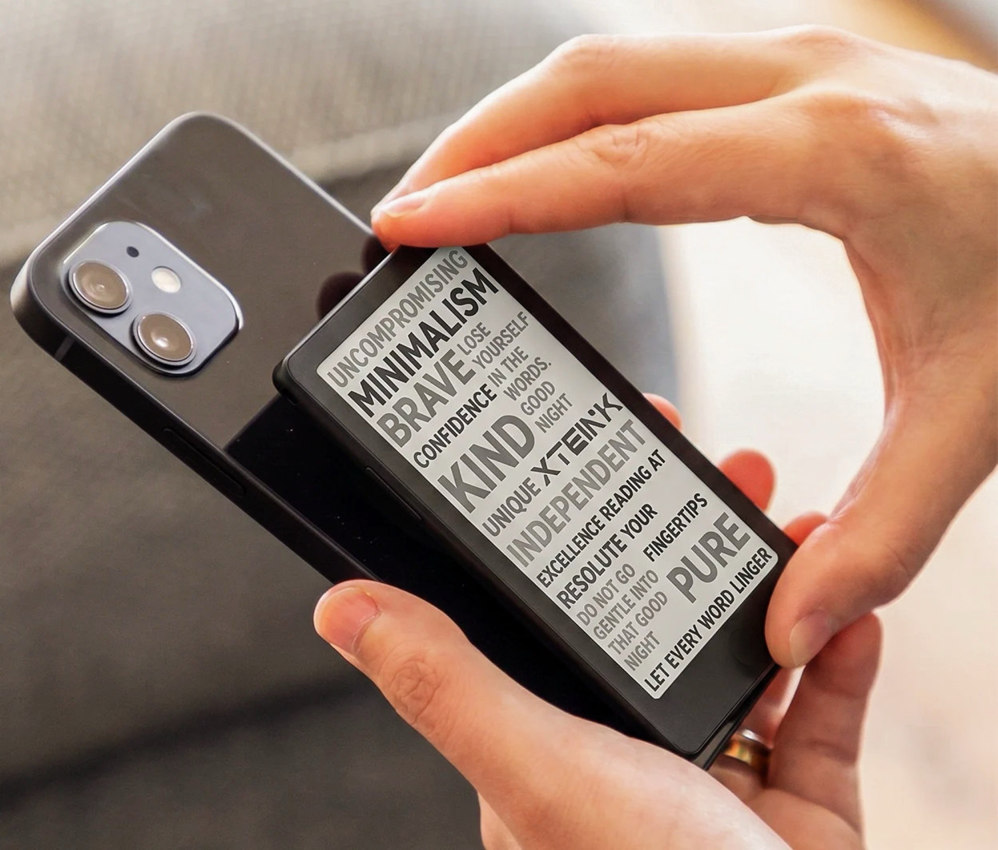 Magnetischer Mini-E-Reader mit Beleuchtung: Xteink enthüllt X4 Pro