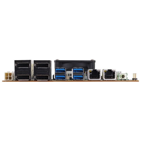 Das Motherboard ist mit sage und schreibe vier DisplayPort-1.4-Ausgängen ausgestattet.