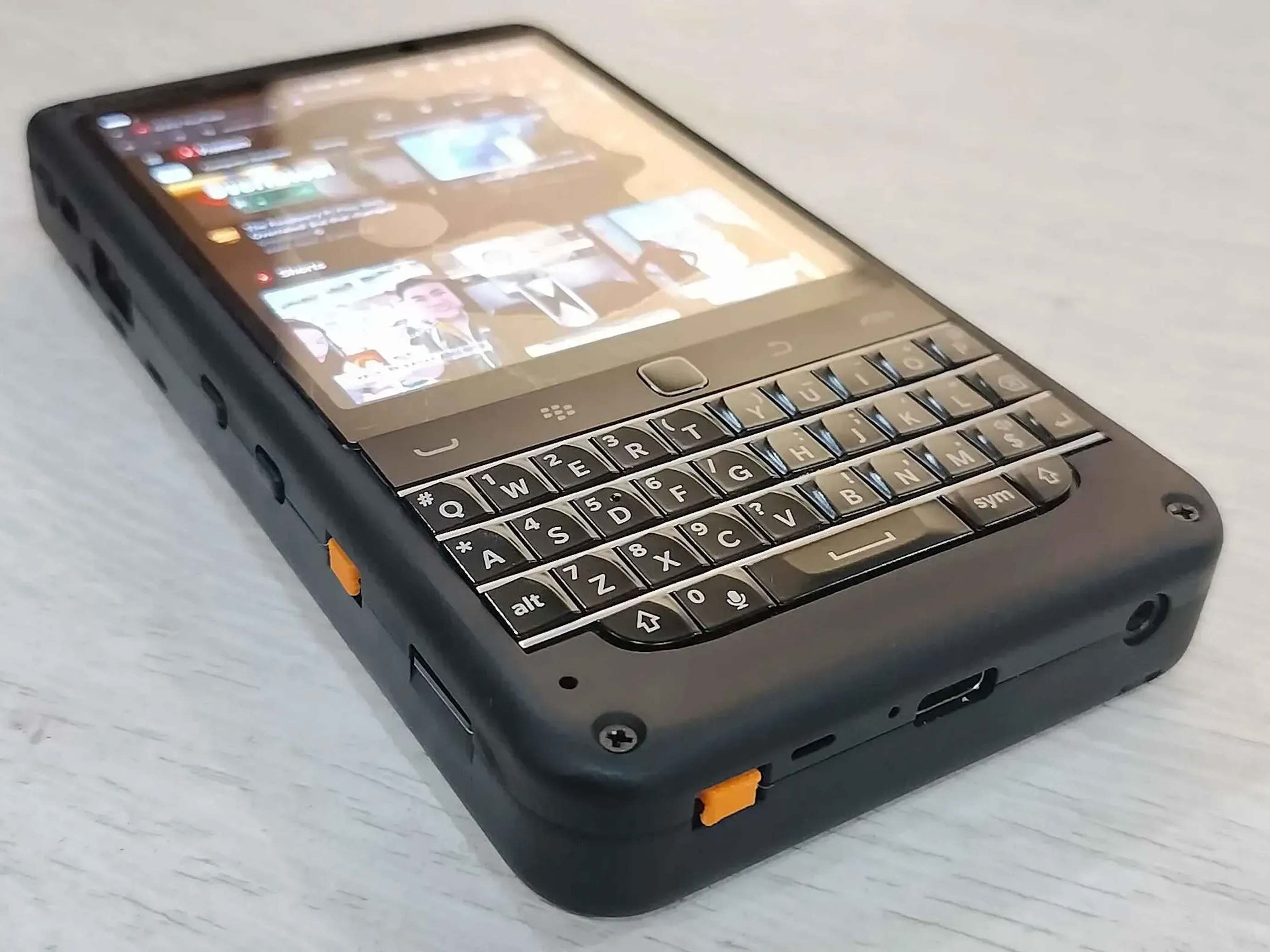Raspberry Pi als Handheld: piBrick Pocket-CM5 mit Tastatur und AMOLED vorgestellt