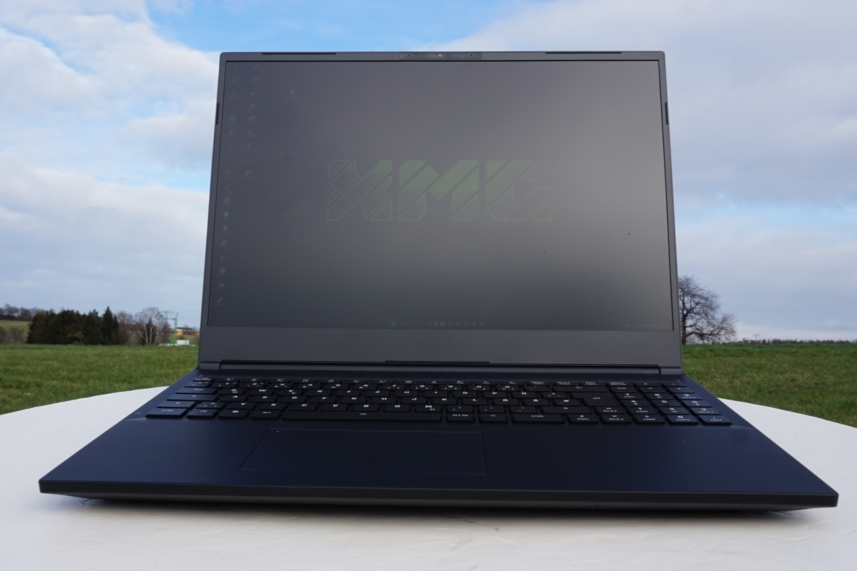 Schenker XMG Neo 16 E23 in laptop test: with RTX 4090 on the gaming throne