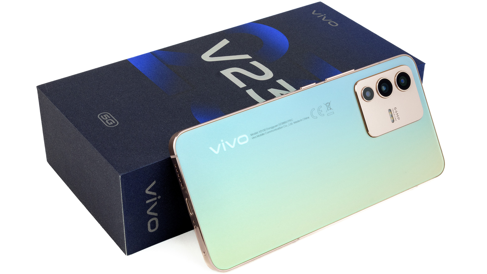 Test Vivo V23 5G - Selfie-Smartphone mit extravagantem Farbspiel