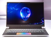 Das Alienware x16 R2 erhält ein überarbeitetes Gehäuse, das komplett aus Metall besteht. (Bild: Dell)