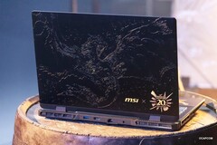 MSI spendiert dem Crosshair 16 HX ein aufwändiges Monster-Hunter-Design. (Bild: MSI)