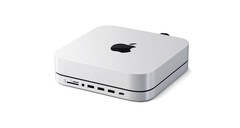 Der Satechi Stand & Hub erweitert den Mac Mini um Ports, und zwar an der Vorderseite. (Bild: Satechi)