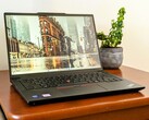 Das kompakte Lenovo ThinkPad E14 G6 - hier die äußerlich baugleiche Intel-Variante (Bild: Allen Ngo).