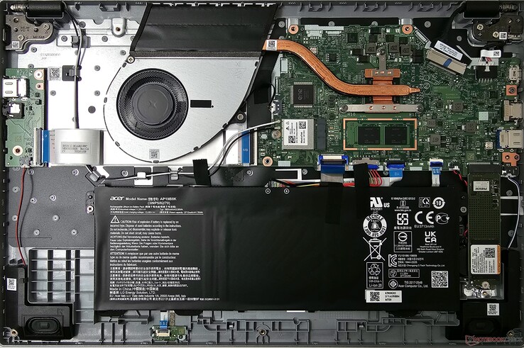 Acer Aspire 3, Interna