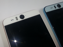 Das HTC Desire Eye möchte mit einer 13-MP-Frontkamera überzeugen (Bild: Eigenes)