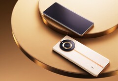 Das Realme 11 Pro bietet ein schickes Design, das von einem ehemaligen Gucci-Designer entworfen wurde. (Bild: Realme)