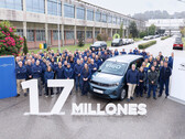 Im spanischen Stellantis-Werk in Vigo lief ein rein elektrischer Opel Combo Electric als 17-millionstes Auto vom Band.