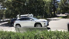 Hier sieht man einen Lexus RX450h, den Apple fürs autonome Fahren umgerüstet hat. (Bild: Twitter/@idiggapple)