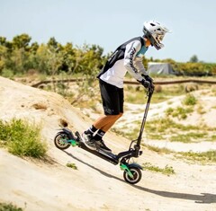 Splach Titan: Starker E-Scooter mit zwei Motoren und Federung