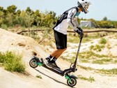 Splach Titan: Starker E-Scooter mit zwei Motoren und Federung