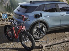 Der neue Ford Explorer Collection kombiniert einen erstarkten LFP-Akku mit zusätzlichen Gadgets und bringt sogar eine vollwertige 230-Volt-Steckdose direkt in den Kofferraum.