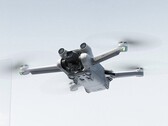 Neue Bilder zeigen die DJI Mini 3 Pro im Flug sowie Unterschiede der beiden Controllerpakete, was auch einen Größenvergleich erlaubt.